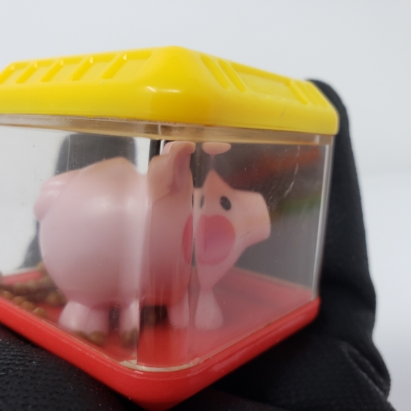 Fisher Price Peek a Boo Blocks Educational Sensory Blocks Pig Piggy Toy - Picture 10 of 15